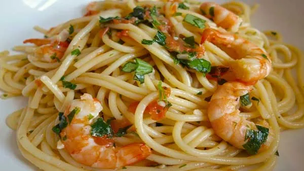 receta-de-espaguetis-con-gambas