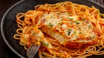 espaguetis-con-atun-y-tomate-frito