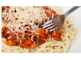 Espaguetis-con-salsa-de-tomate-clasica