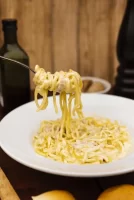 Espaguetis-con-salsa-de-queso-